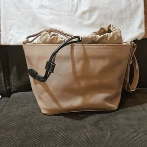 Elegant Tan Women's Shoulder Bag